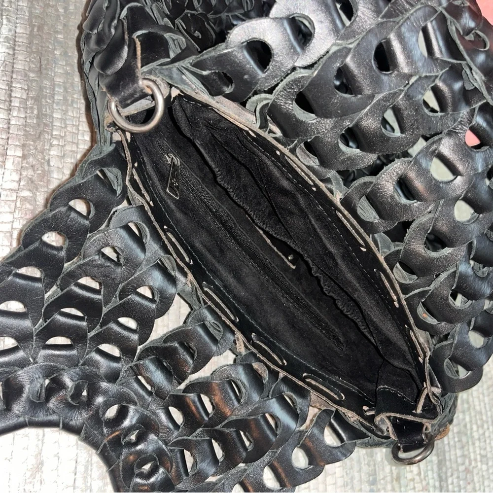 Black leather Patricia Nash purse - Picture 3 of 10